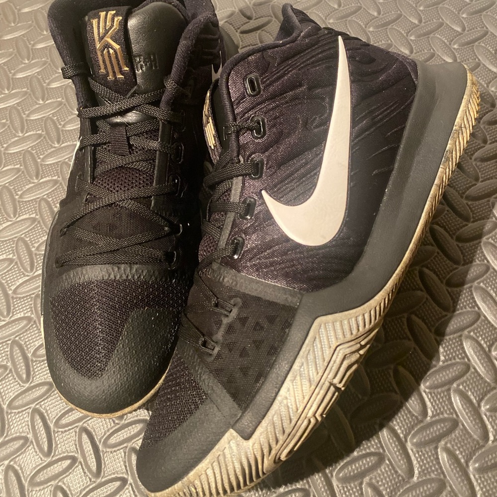 Nike Kyrie 3 BHM Black Gold size 11.5 womens shoes RARE